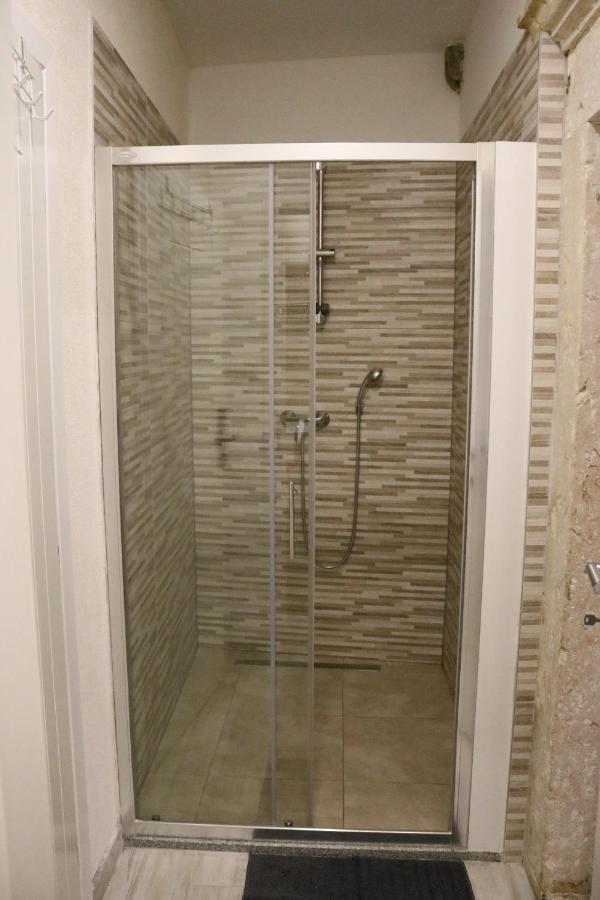 Studios Kadena Trogir - 18Th Century Stone House Luaran gambar