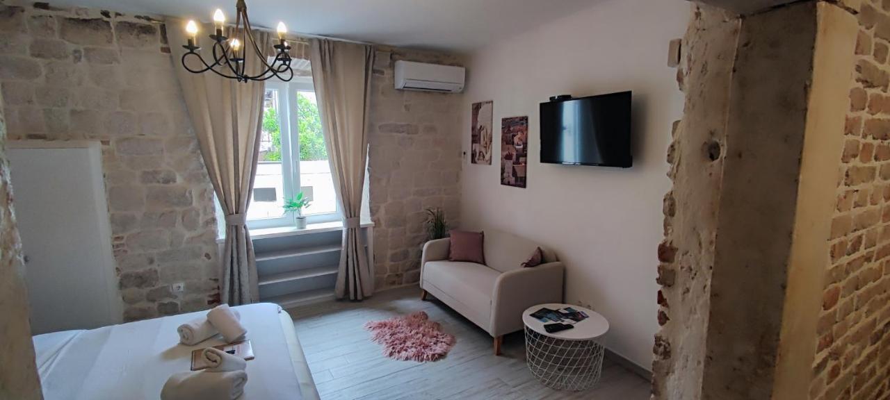 Studios Kadena Trogir - 18Th Century Stone House Luaran gambar