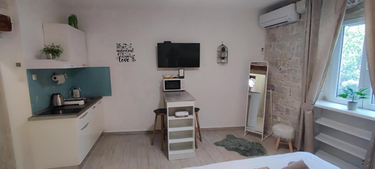 Studios Kadena Trogir - 18Th Century Stone House Luaran gambar