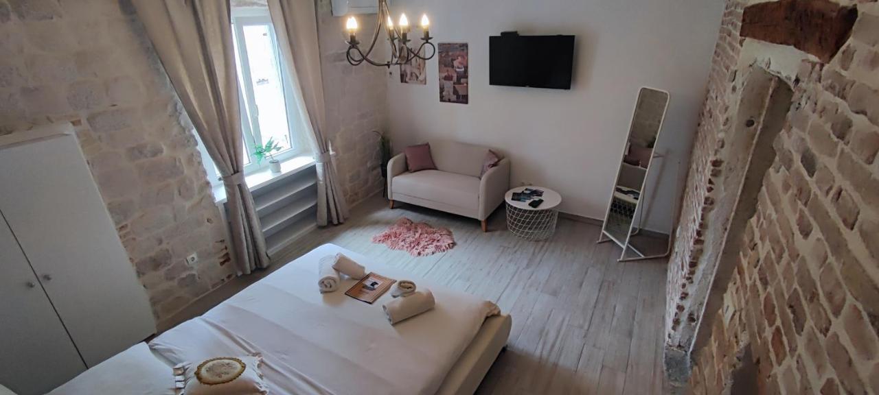 Studios Kadena Trogir - 18Th Century Stone House Luaran gambar